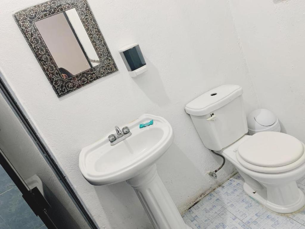 טקולוטלה Hotel Mariam מראה חיצוני תמונה