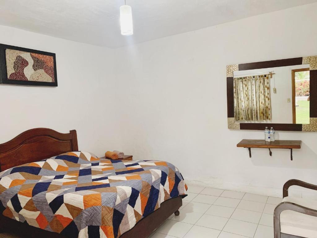 טקולוטלה Hotel Mariam מראה חיצוני תמונה