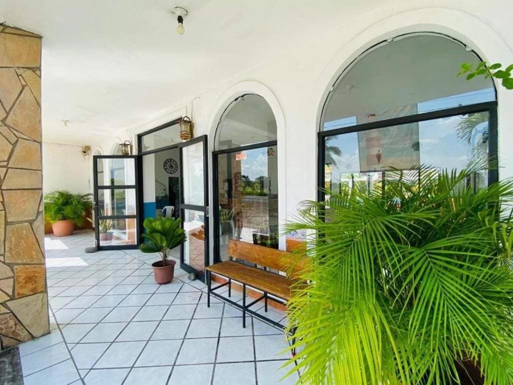 טקולוטלה Hotel Mariam מראה חיצוני תמונה